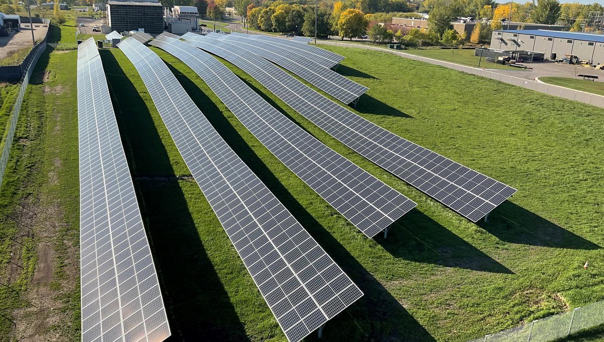 hutchinson-utilities-commission-solar-array